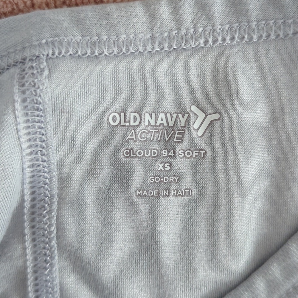 Old Navy XS Maternity Long Sleeve Cloud 94 Soft Twist-Front Top - Picture 7 of 8